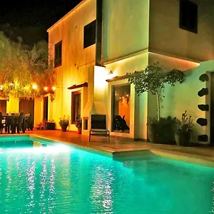 https://casa-la-costa-1.in-canary-islands.com